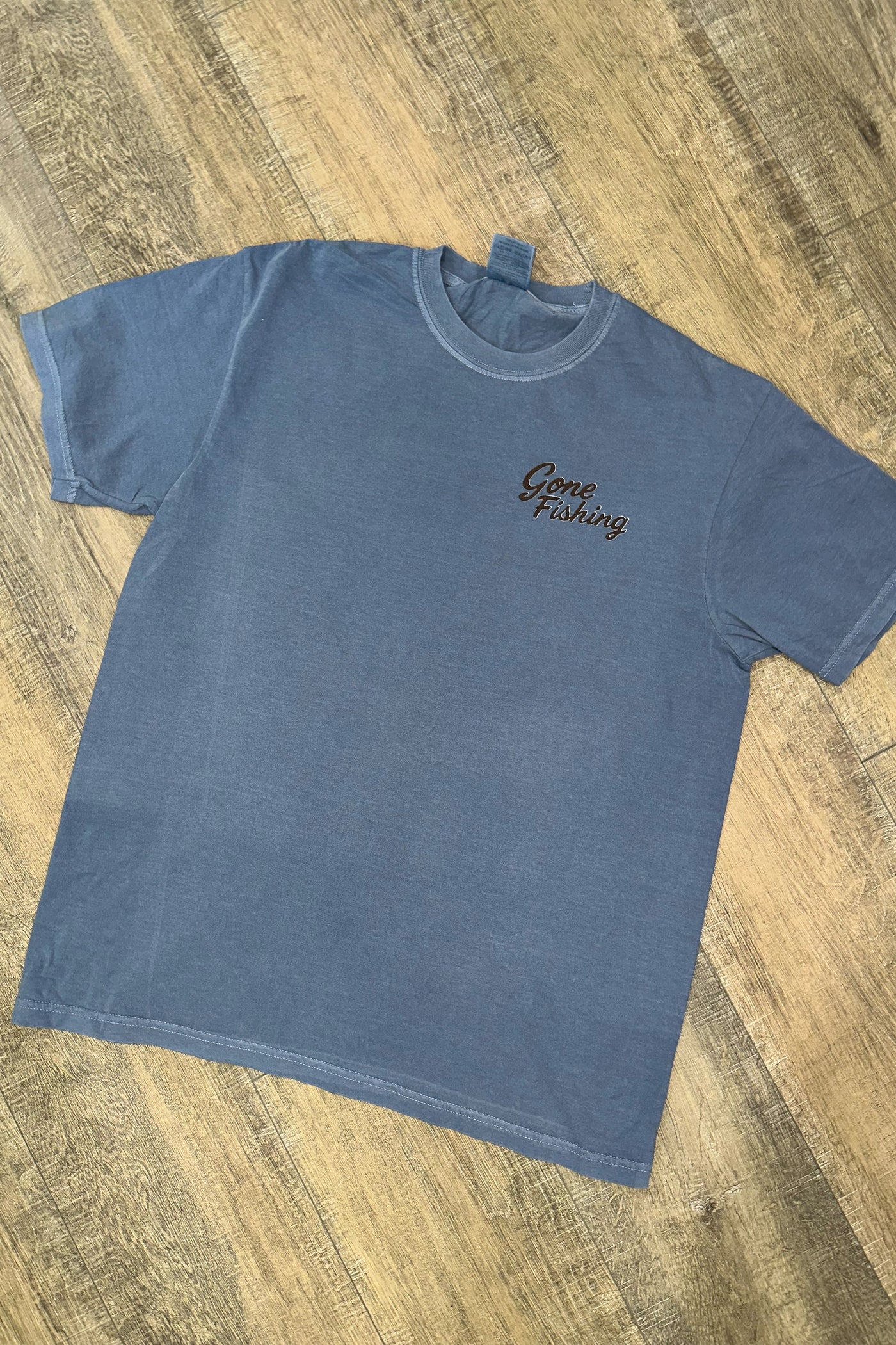 GONE FISHING GRAPHIC TEE