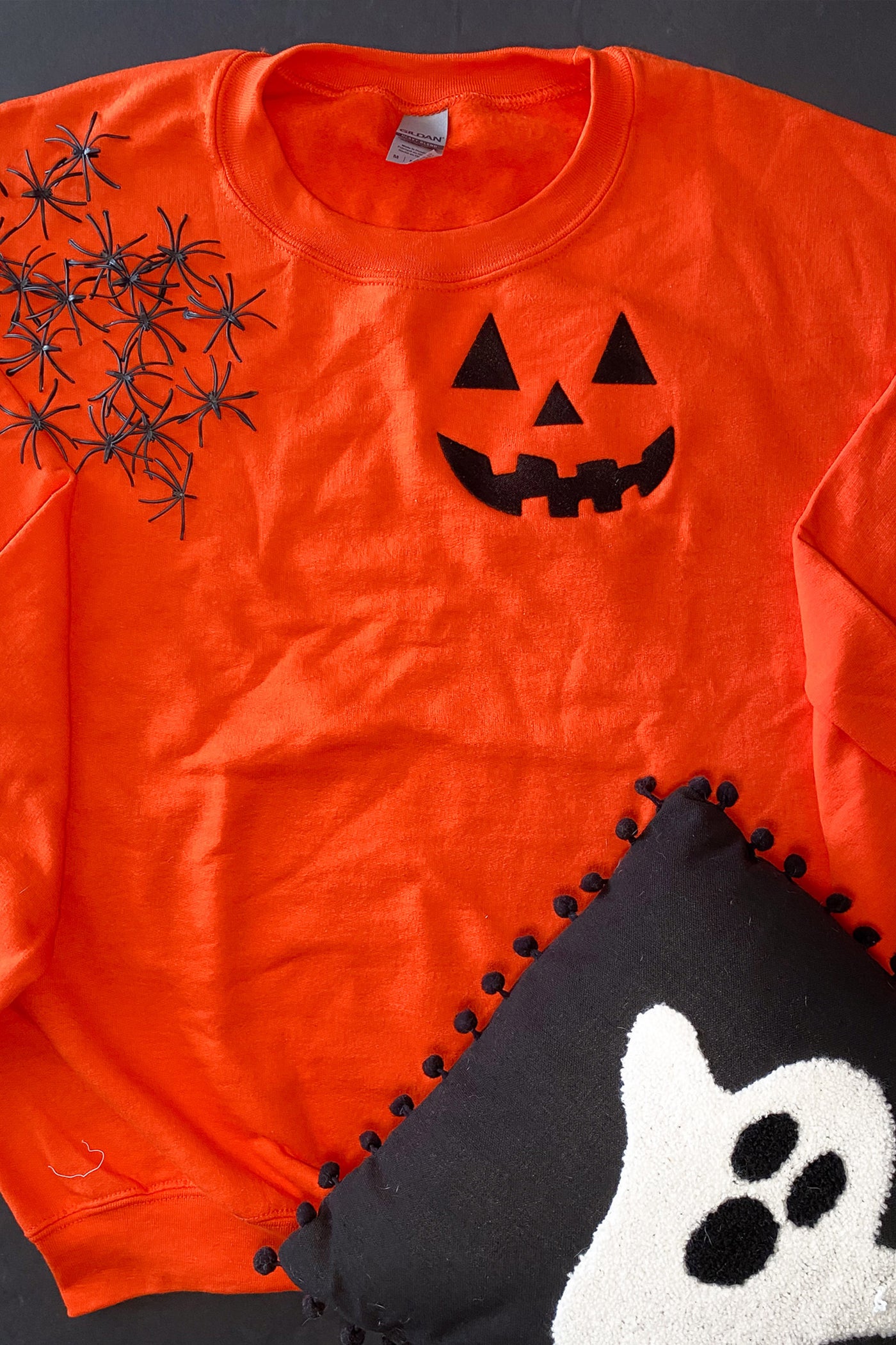 HALLOWEEN FACE EMBROIDERED SWEATER