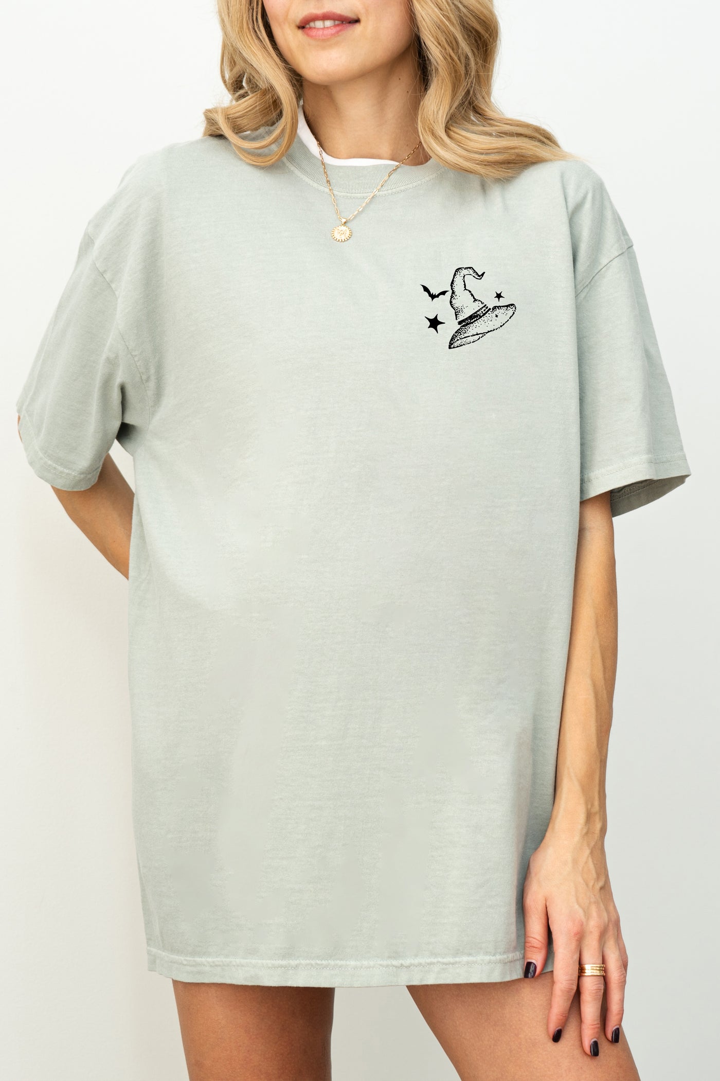 WITCHES BREW GRAPHIC TEE