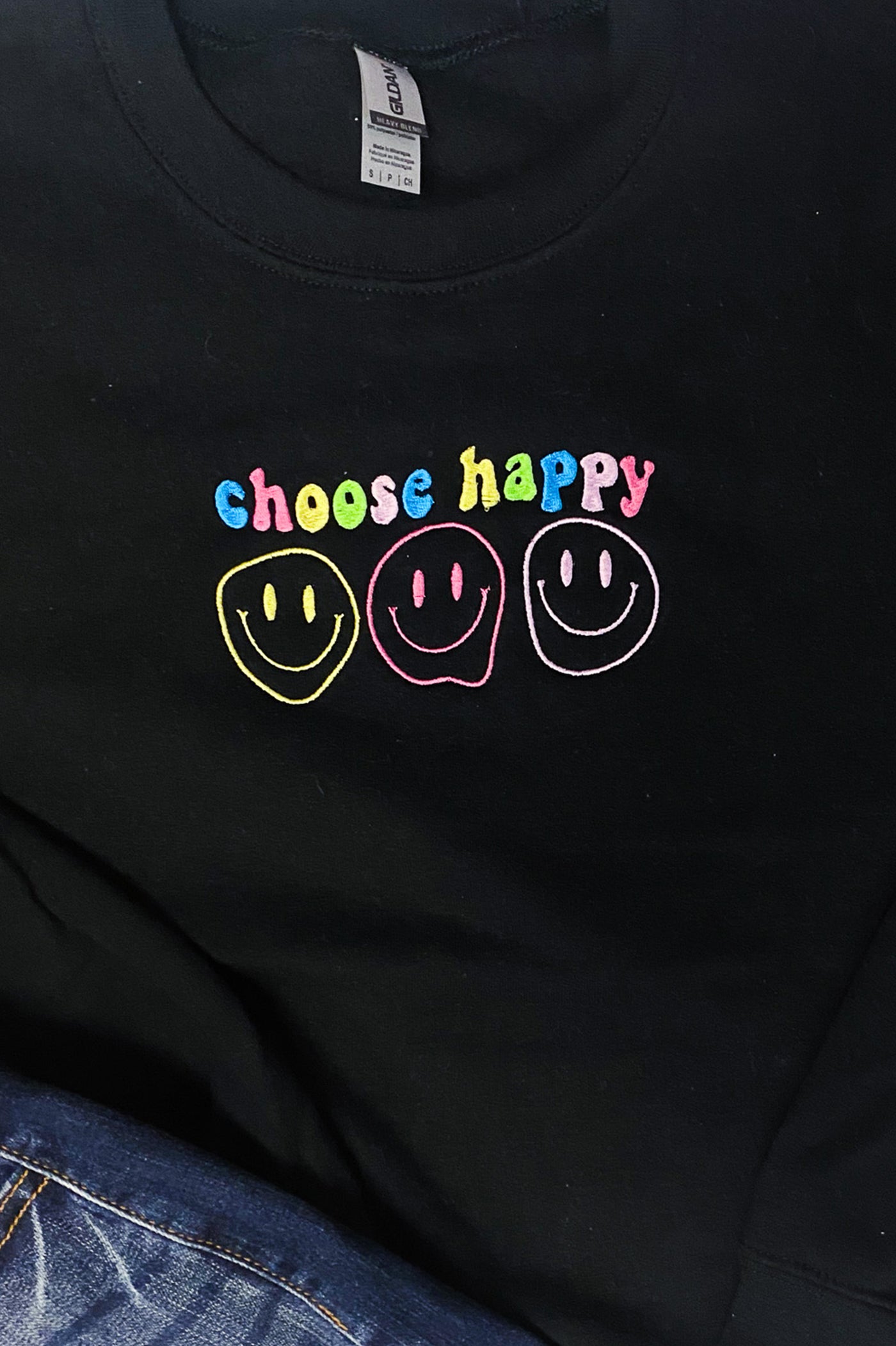 CHOOSE HAPPY EMBROIDERED SWEATER