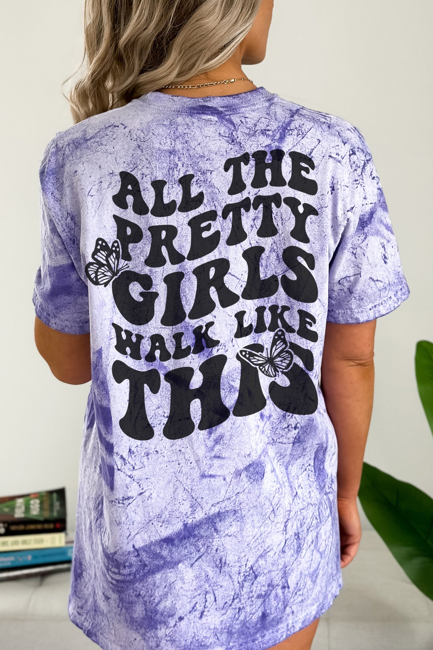 PRETTY GIRL WALK